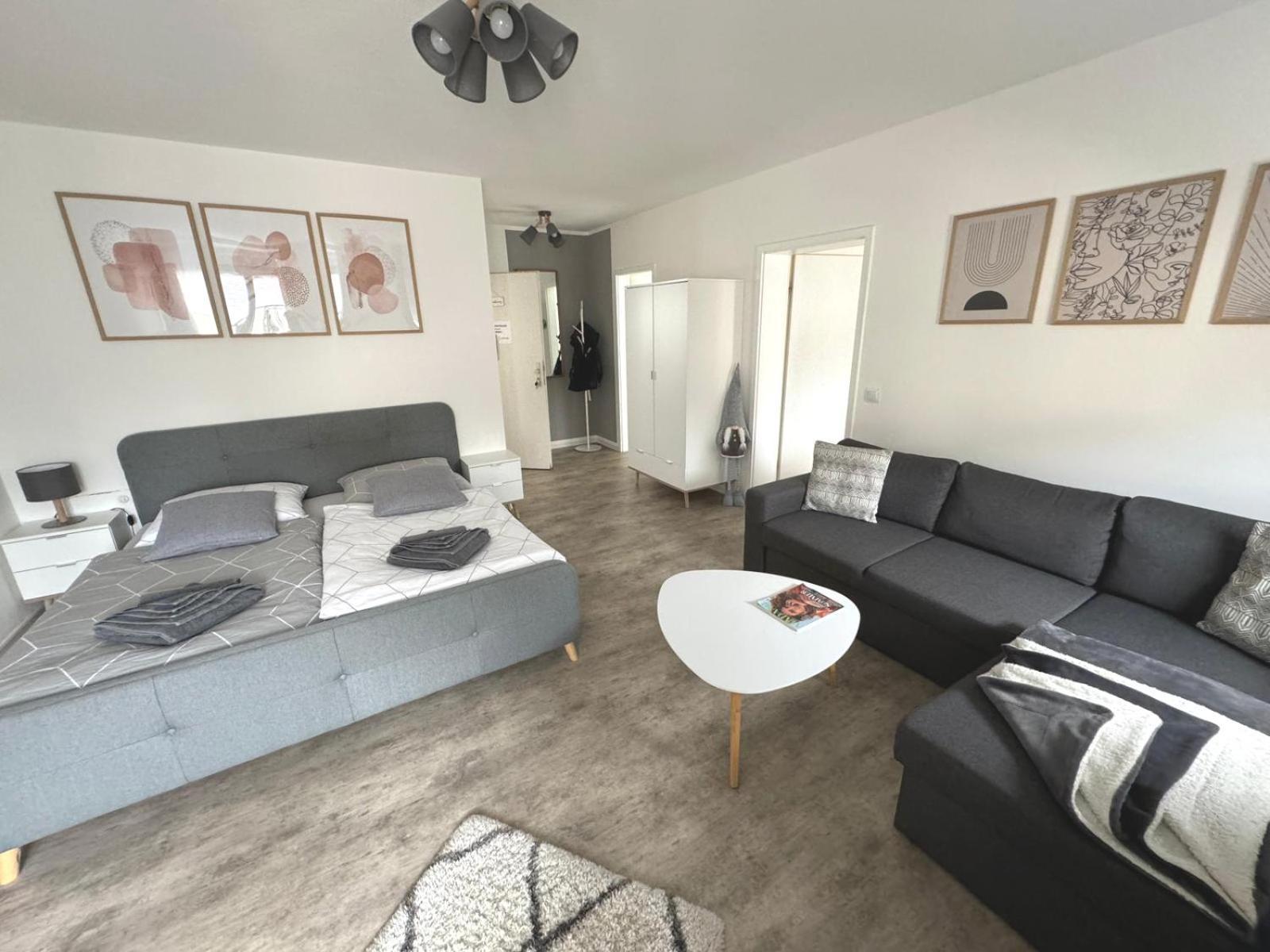 Stilvolle Ferienwohnung Mit Stellplatz Wlan Free Netflix Naehe Bahnhof Zwickau Luaran gambar